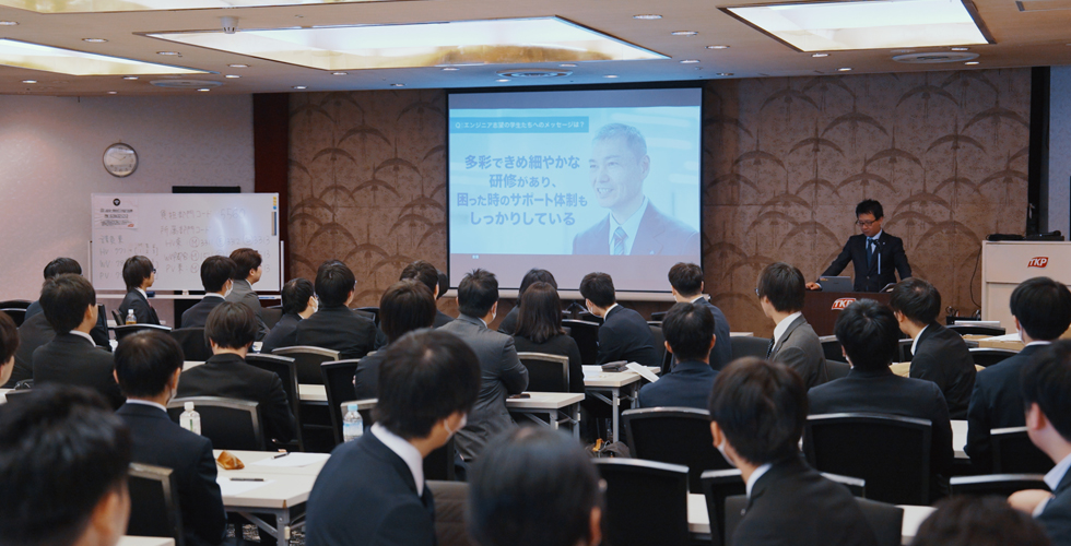 入社エンジニアの2、3年目研修 写真